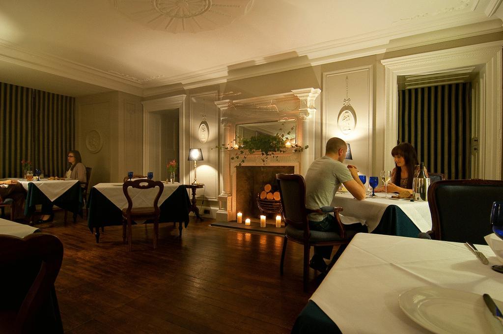 Barcaldine House & Self-Catering Cottages 오반 레스토랑 사진